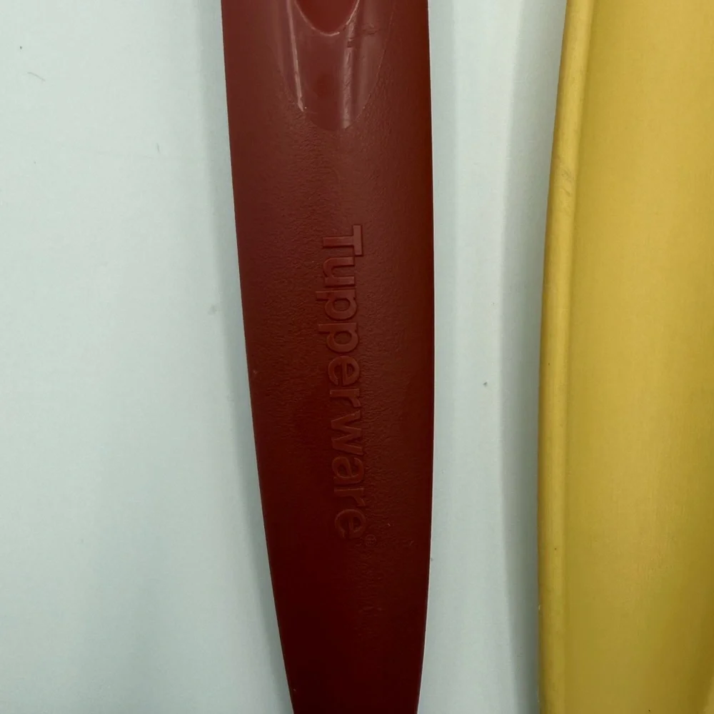 Tupperware vintage salad